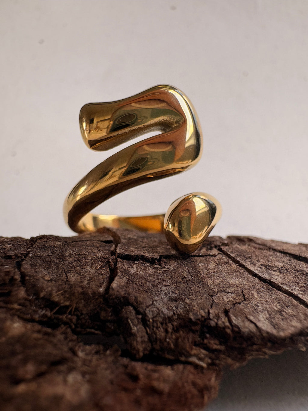 Madame Ada ring