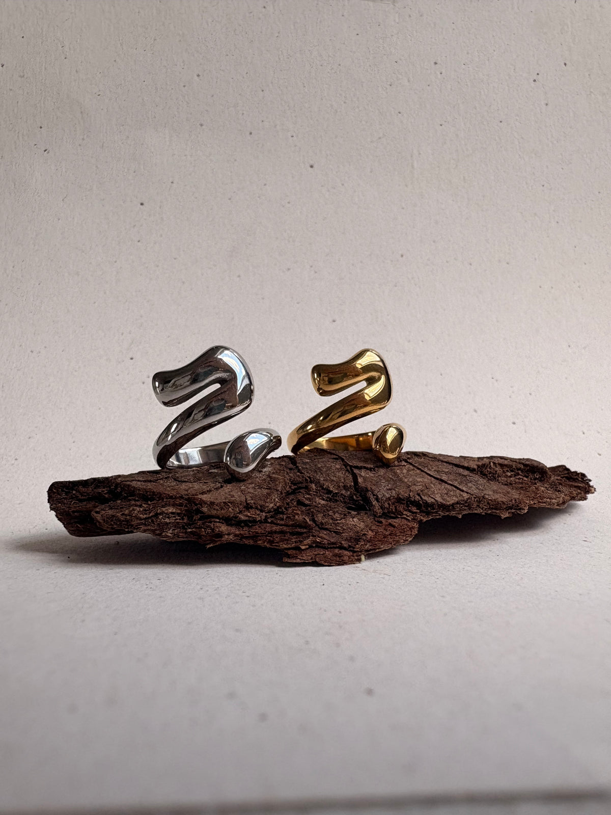 Madame Ada ring