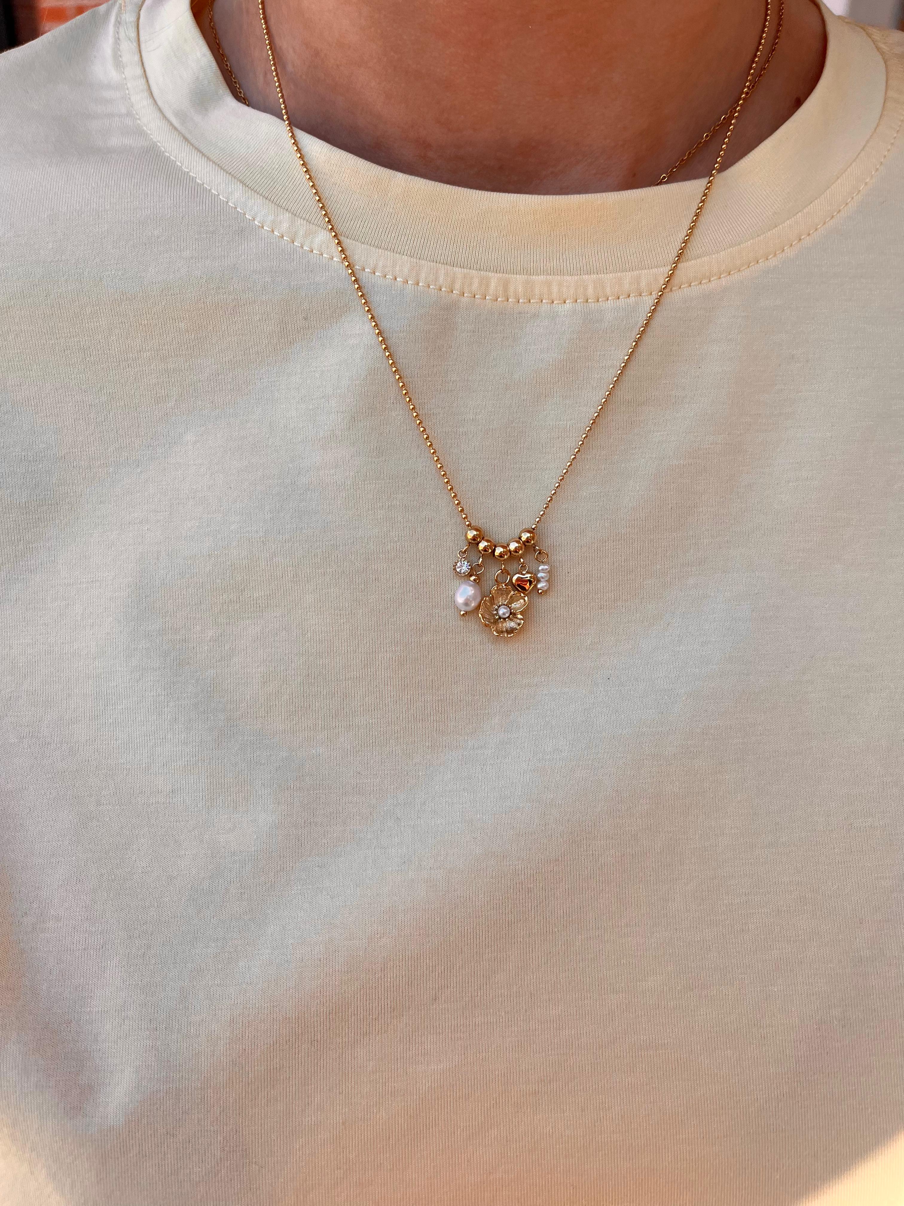 Ketting met ranonkel bloem en zoetwaterparels - My Jewellery