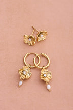 Studs met ranonkel bloem en imitatieparel - My Jewellery