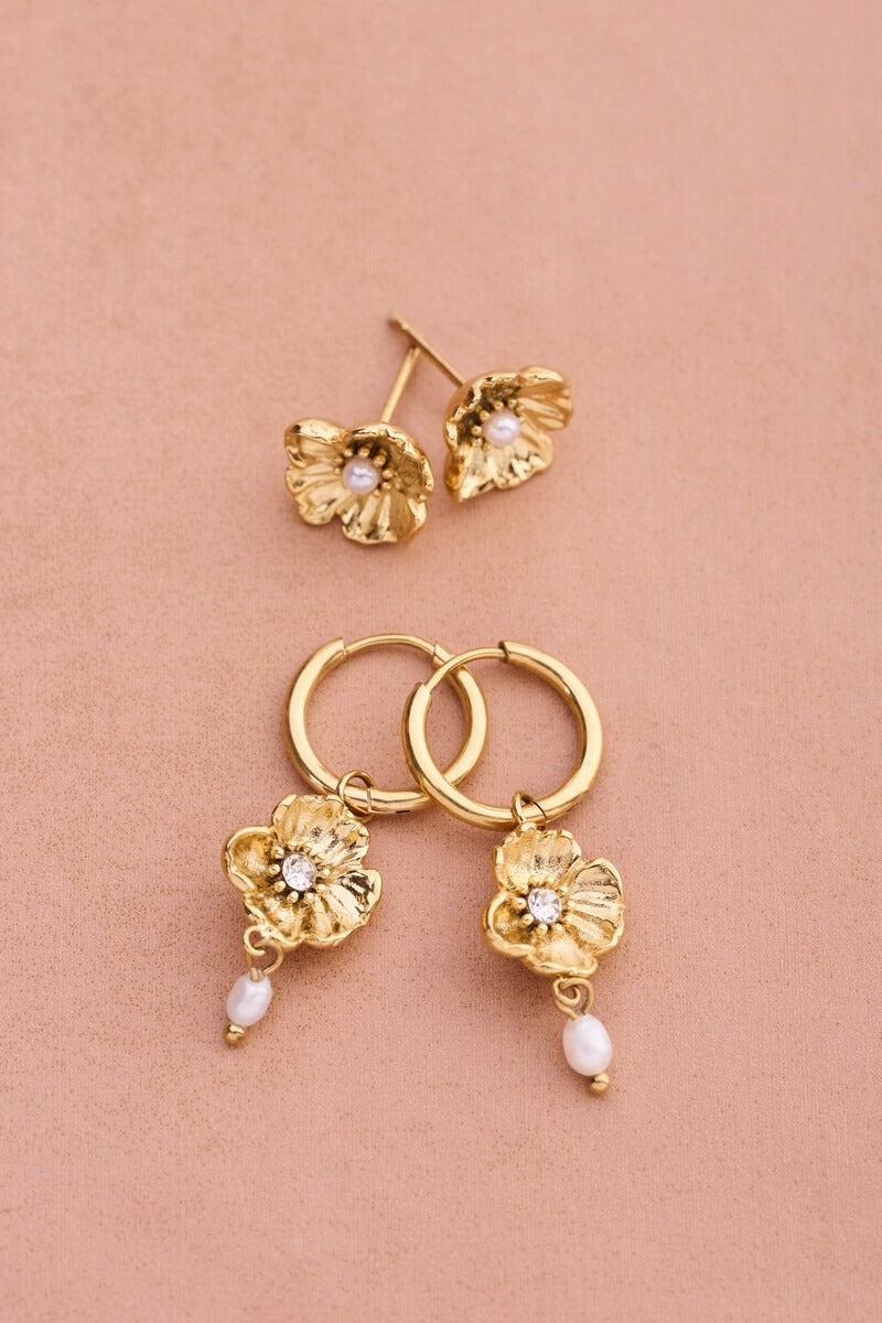 Studs met ranonkel bloem en imitatieparel - My Jewellery