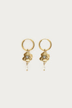 Oorringen met ranonkel bloem en zoetwaterparels - My Jewellery