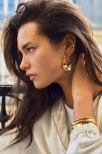 Bold statement oorringen met swirl en zoetwaterparels - My Jewellery