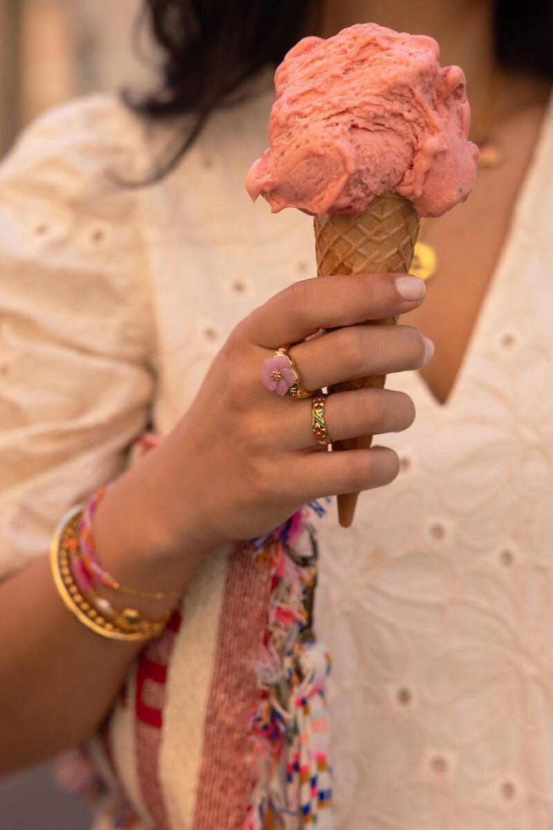 Ciao ring met roze resin bloem